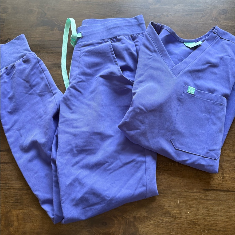 Garde Malade scrubs set